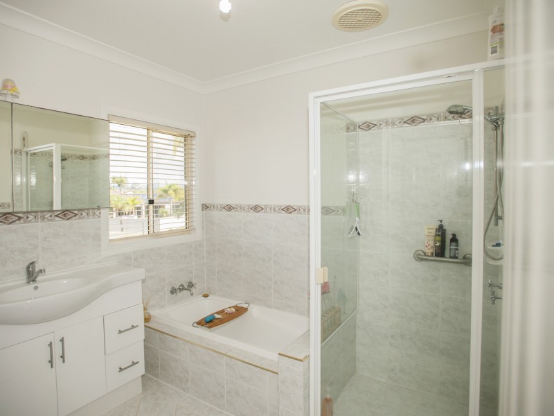 17 Montserrat Court, Clear Island Waters QLD 4226