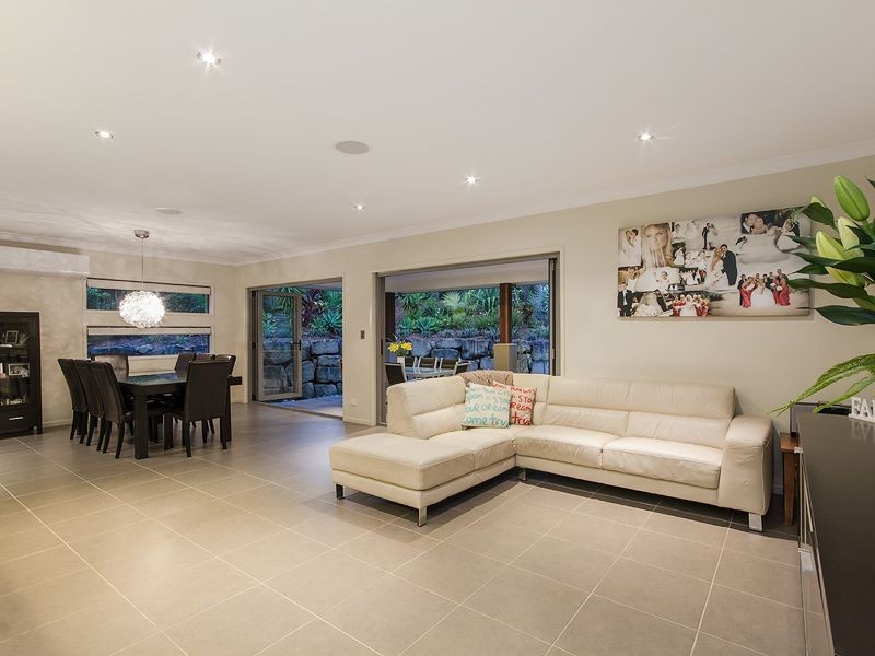 4 Skyburnett Street, Reedy Creek QLD 4227