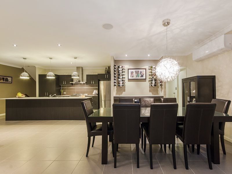 4 Skyburnett Street, Reedy Creek QLD 4227