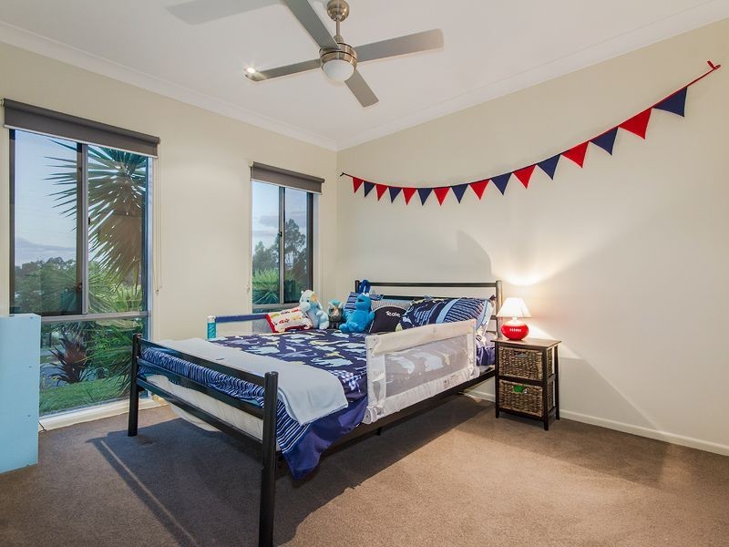 4 Skyburnett Street, Reedy Creek QLD 4227