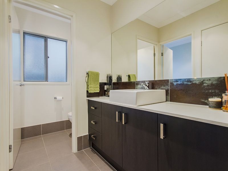 4 Skyburnett Street, Reedy Creek QLD 4227