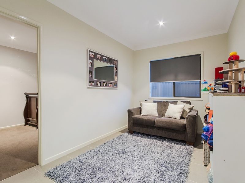 4 Skyburnett Street, Reedy Creek QLD 4227