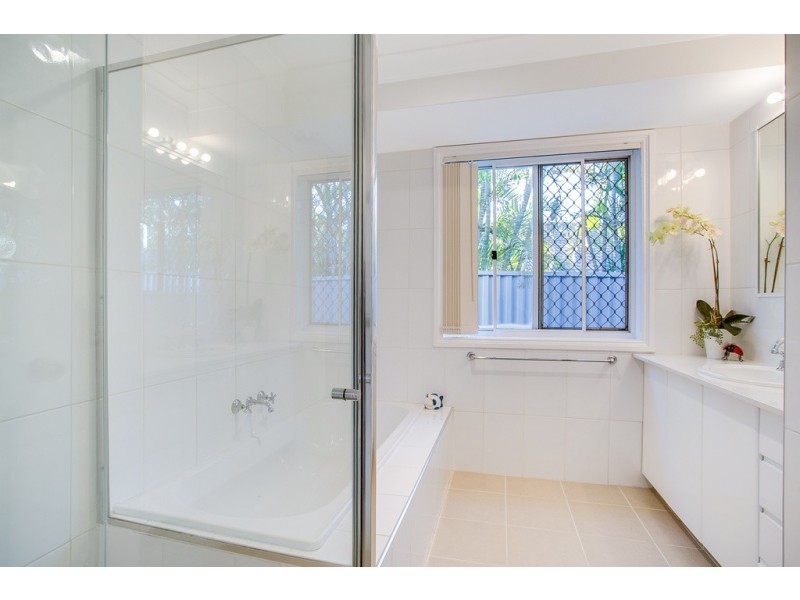 14 Anglesea Court, Robina QLD 4226