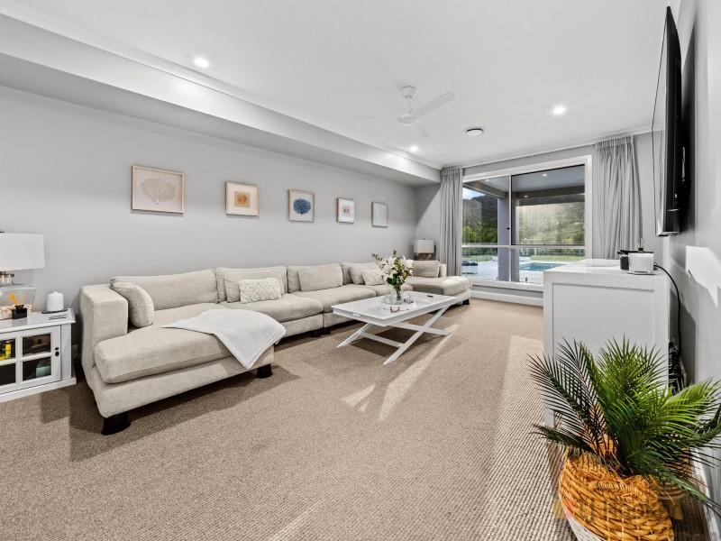 9 Stockman Street, Kingsholme QLD 4208