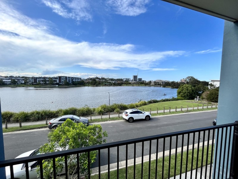 205/18 South Bay Drive, Varsity Lakes QLD 4227