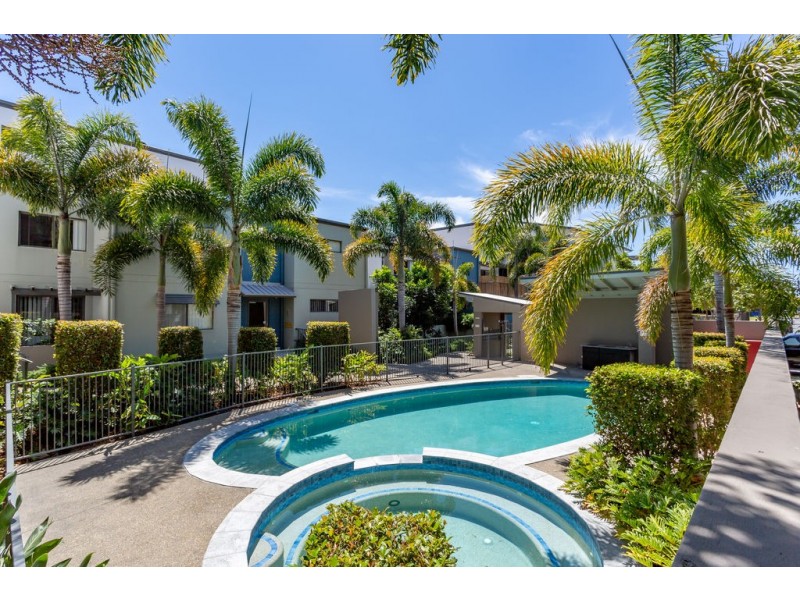 27/1 Acacia Court, Robina QLD 4226