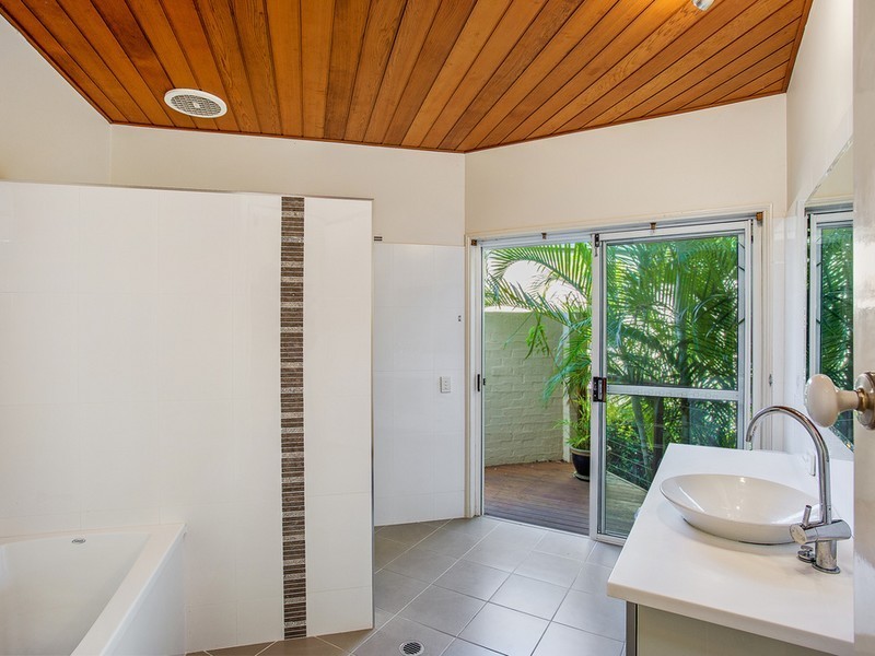 16 Federal Place, Robina QLD 4226