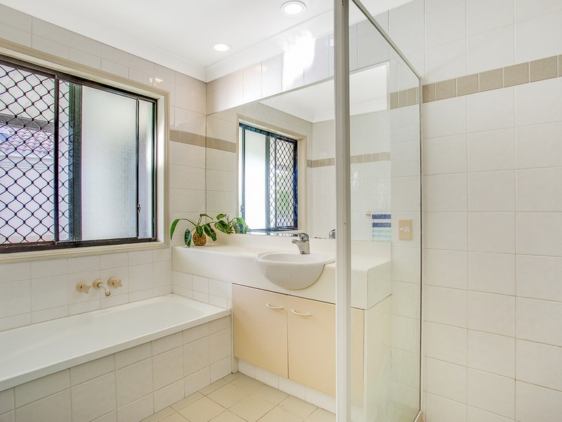 8/2-4 Langport Parade, Mudgeeraba QLD 4213