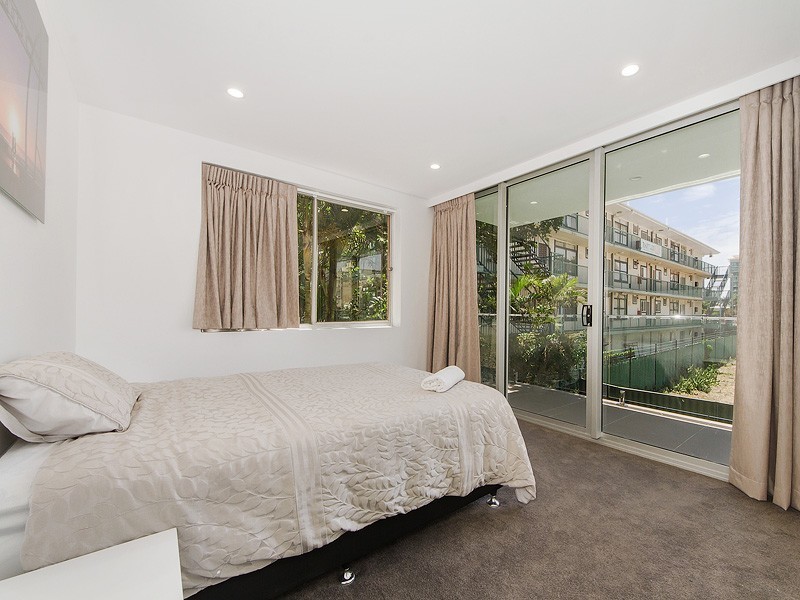 9-10/3302 Surfers Paradise Blvd, Surfers Paradise QLD 4217