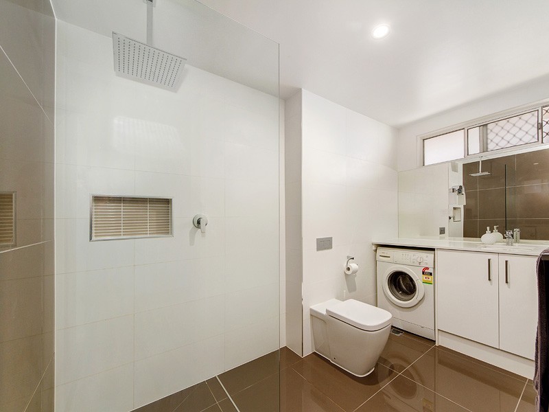 9-10/3302 Surfers Paradise Blvd, Surfers Paradise QLD 4217
