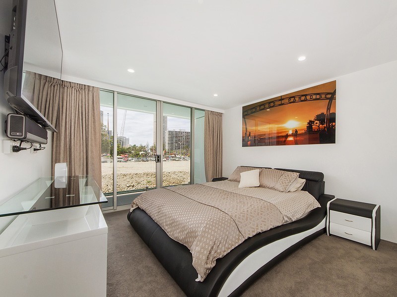 9-10/3302 Surfers Paradise Blvd, Surfers Paradise QLD 4217
