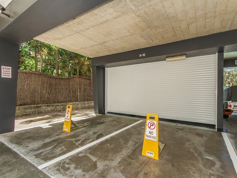 9-10/3302 Surfers Paradise Blvd, Surfers Paradise QLD 4217