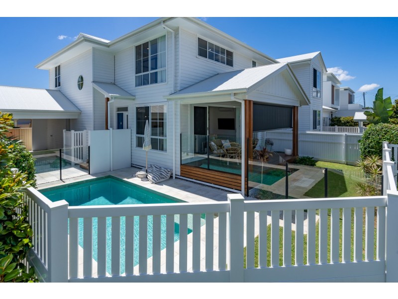 60 Fifteenth Avenue, Palm Beach QLD 4221