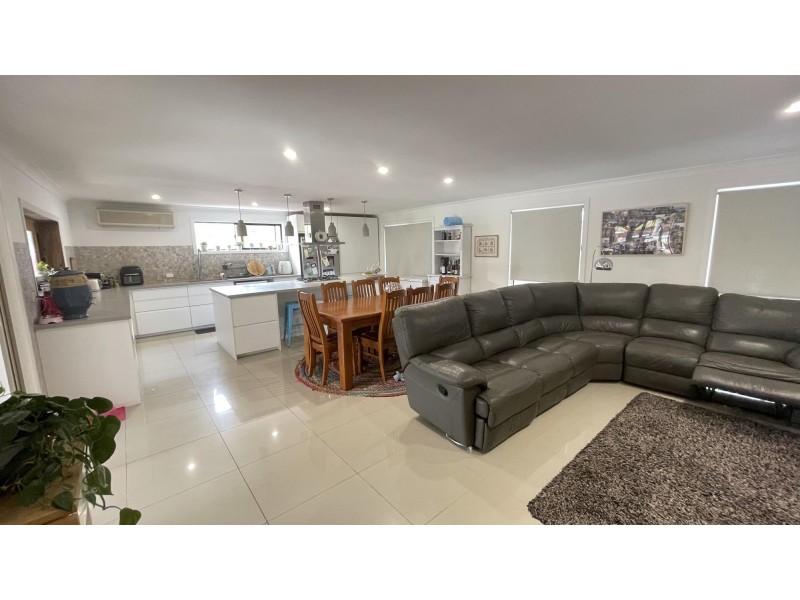 10 Oakmont Street, Robina QLD 4226