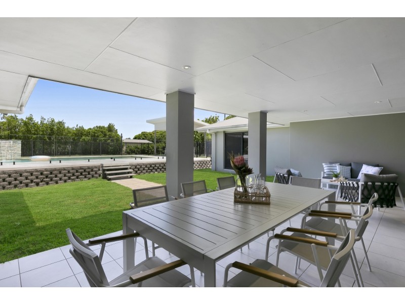 32 Samuel Drive, Tallebudgera QLD 4228