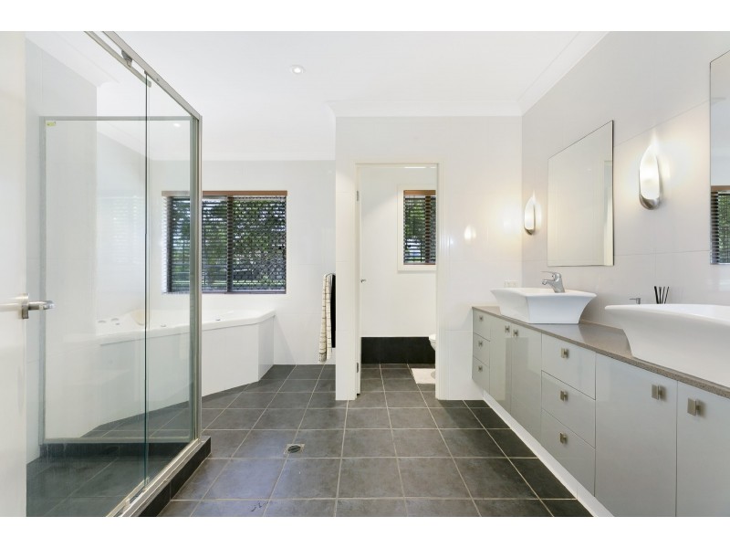 32 Samuel Drive, Tallebudgera QLD 4228