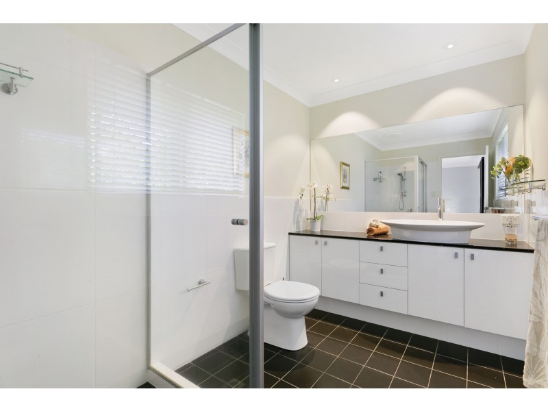 32 Samuel Drive, Tallebudgera QLD 4228