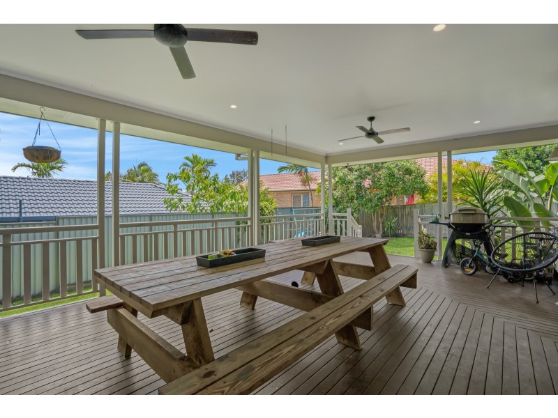 35 Cootharaba Drive, Helensvale QLD 4212