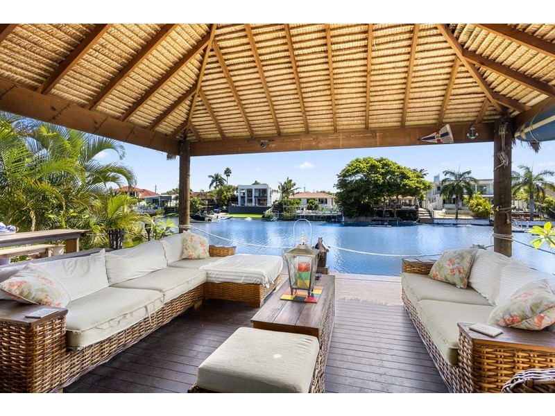 14 Rebecca Court, Broadbeach Waters QLD 4218
