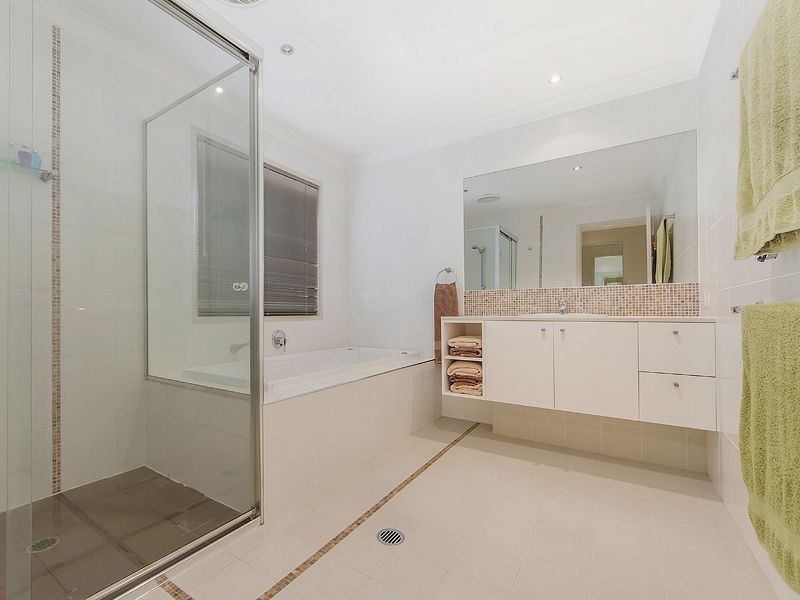 35 Royal Links Drive, Robina QLD 4226