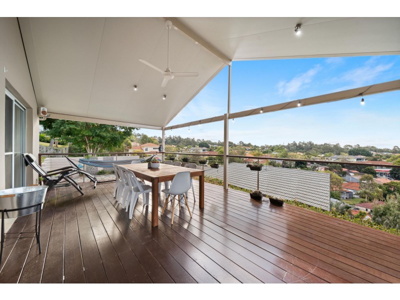 4 Suffolk Place, Mudgeeraba QLD 4213