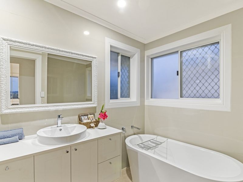 16 Bob Barnard Drive, Tugun QLD 4224
