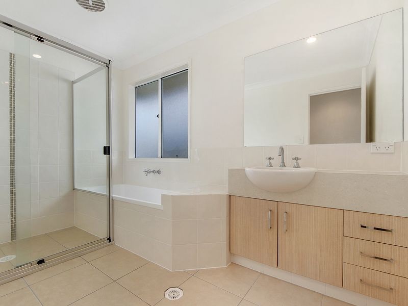 9 Worchester Terrace, Reedy Creek QLD 4227