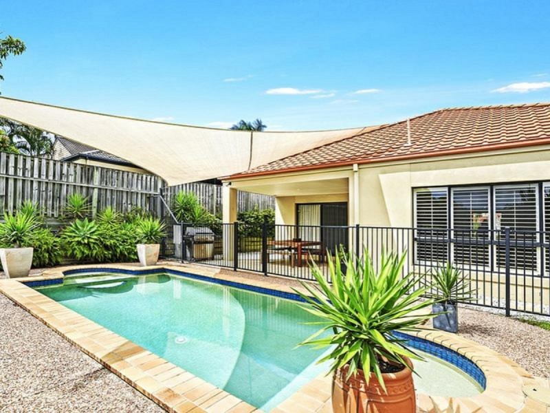 4 Mulgrave Crescent, Varsity Lakes QLD 4227