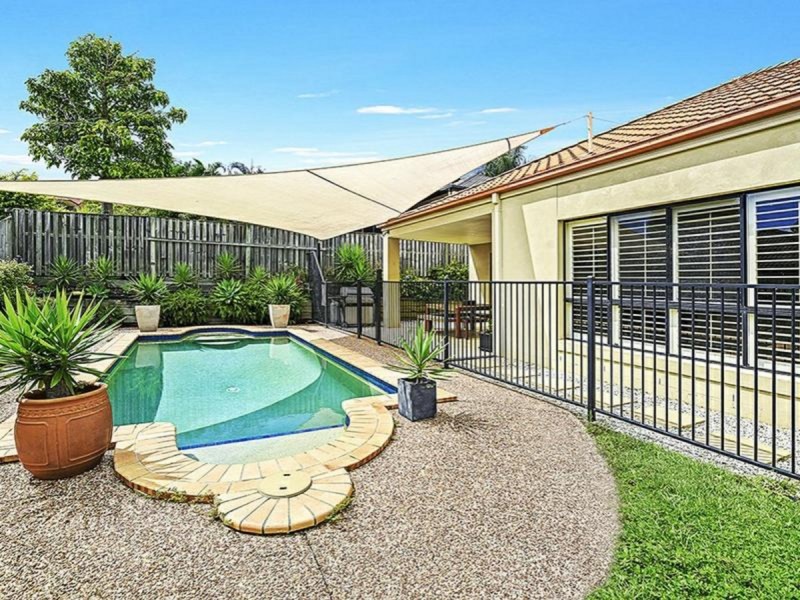 4 Mulgrave Crescent, Varsity Lakes QLD 4227