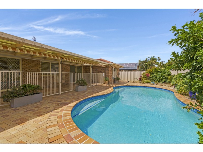 9 Damson Place, Elanora QLD 4221