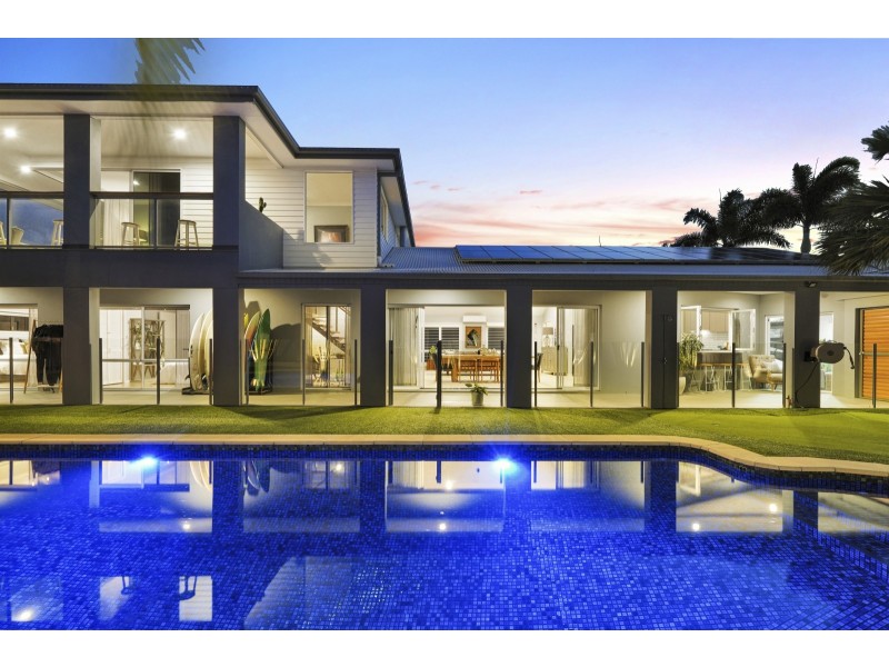 9 Seahawk Crescent, Burleigh Waters QLD 4220