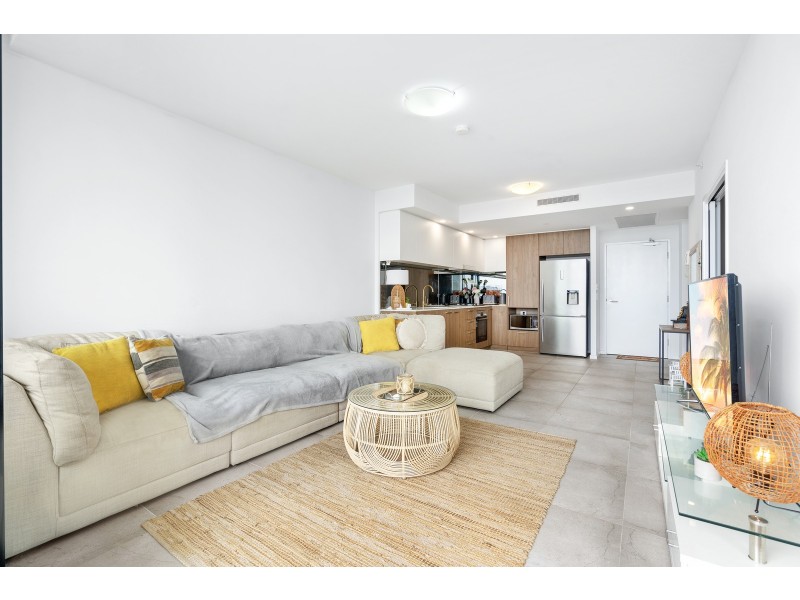 1405/372 Marine Parade, Labrador QLD 4215