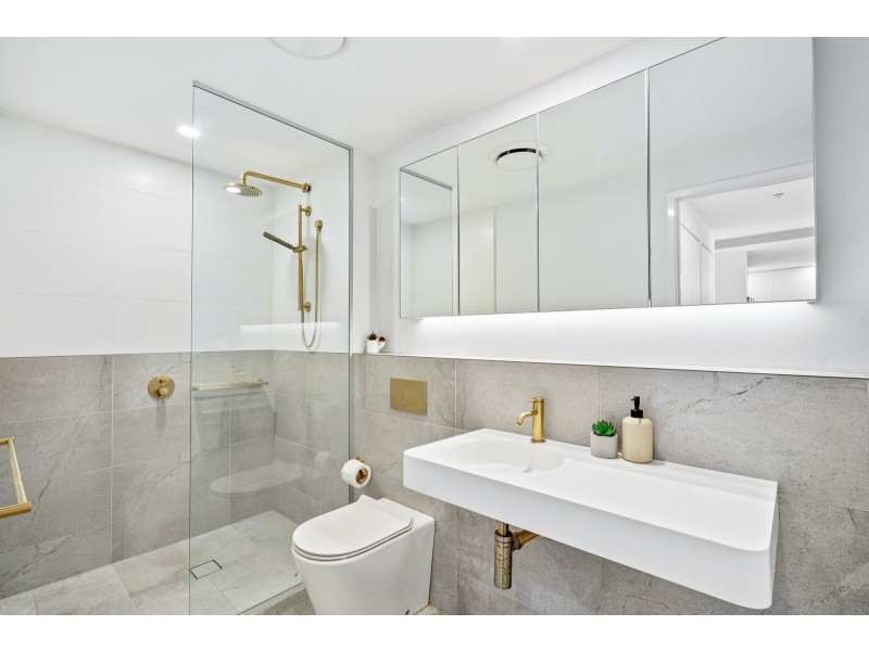 1405/372 Marine Parade, Labrador QLD 4215