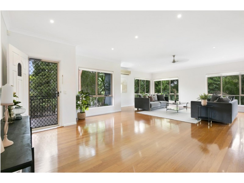 9 Chatswood Court, Robina QLD 4226