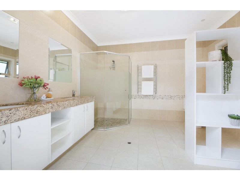 9 Chatswood Court, Robina QLD 4226