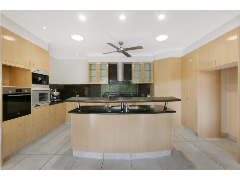 9 Chatswood Court, Robina QLD 4226