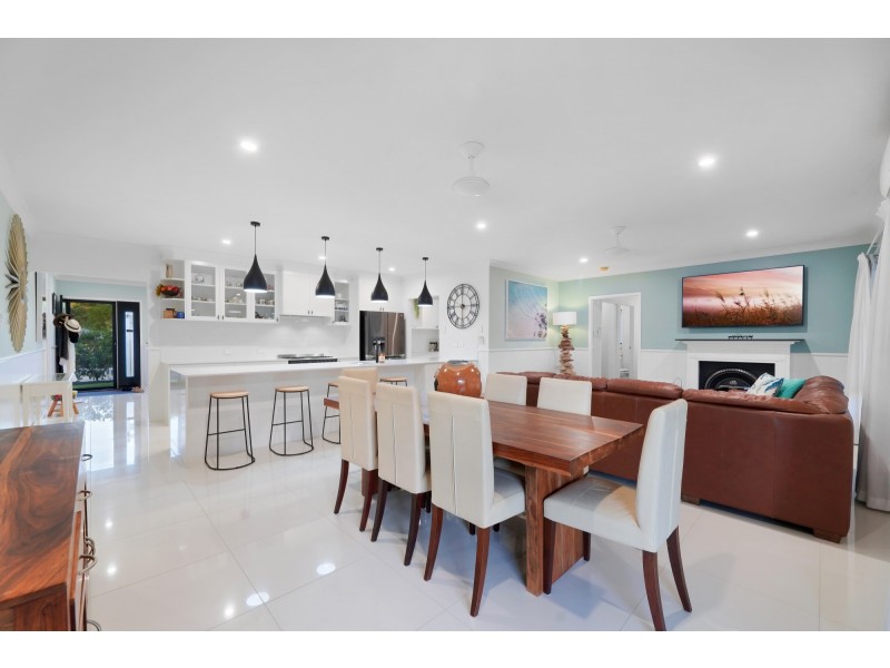 24 Jackaroo Crescent, Gilston QLD 4211