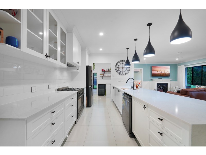 24 Jackaroo Crescent, Gilston QLD 4211