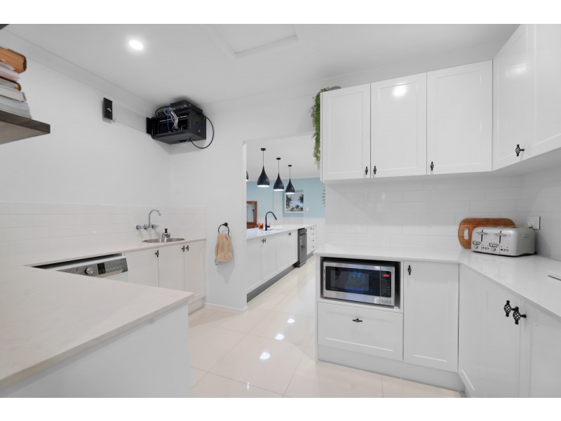 24 Jackaroo Crescent, Gilston QLD 4211