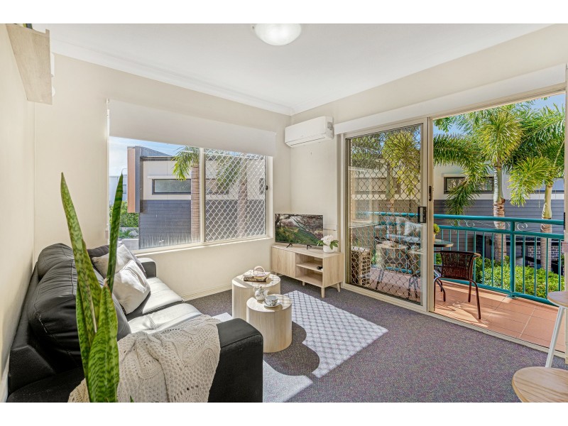 17/40-46 Burra Street, Chevron Island QLD 4217