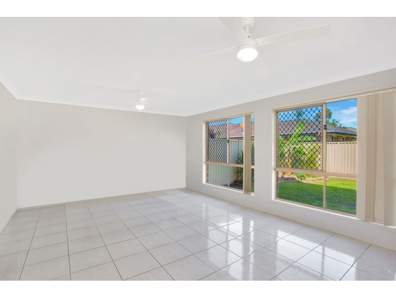 2/60 Belrose Boulevard, Varsity Lakes QLD 4227
