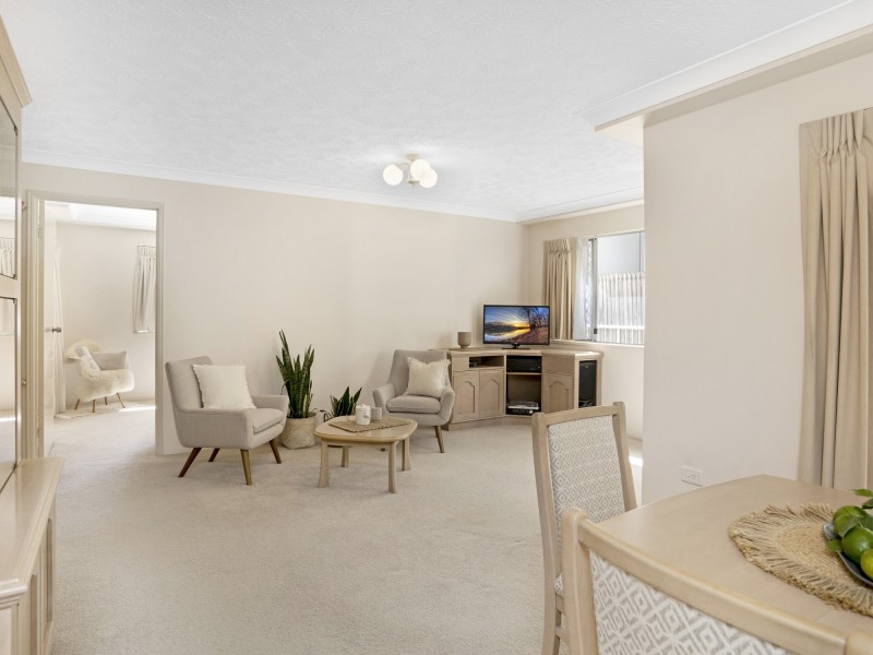 2/35 Sunbrite Avenue, Mermaid Beach QLD 4218