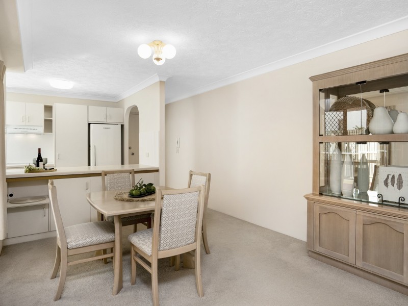 2/35 Sunbrite Avenue, Mermaid Beach QLD 4218