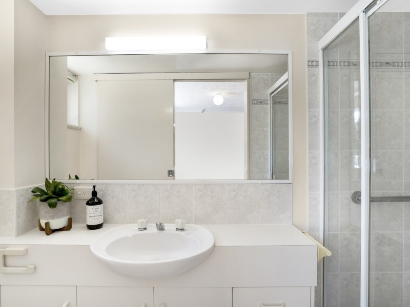 2/35 Sunbrite Avenue, Mermaid Beach QLD 4218