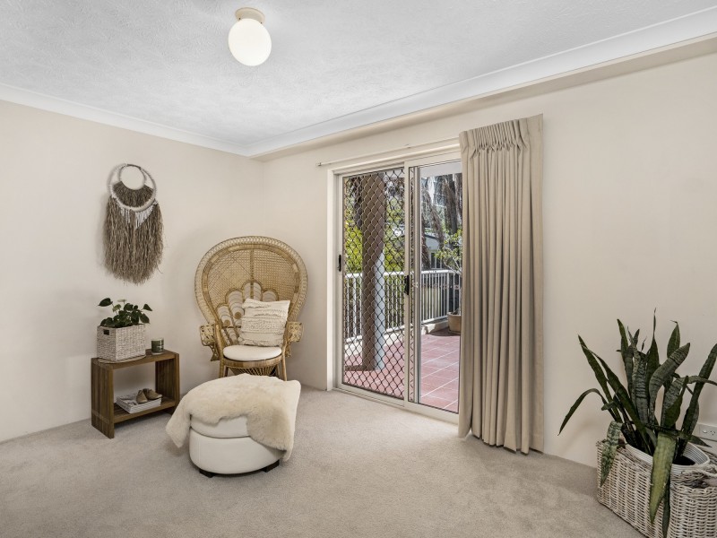 2/35 Sunbrite Avenue, Mermaid Beach QLD 4218