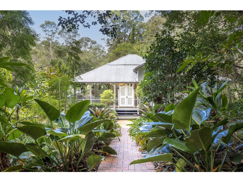 8 Koombahla Drive, Tallebudgera QLD 4228