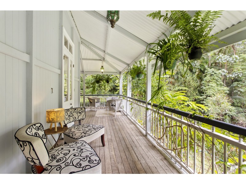 8 Koombahla Drive, Tallebudgera QLD 4228