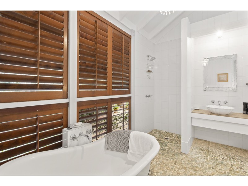 8 Koombahla Drive, Tallebudgera QLD 4228