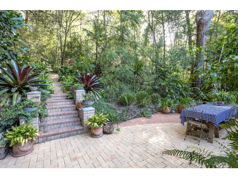 8 Koombahla Drive, Tallebudgera QLD 4228