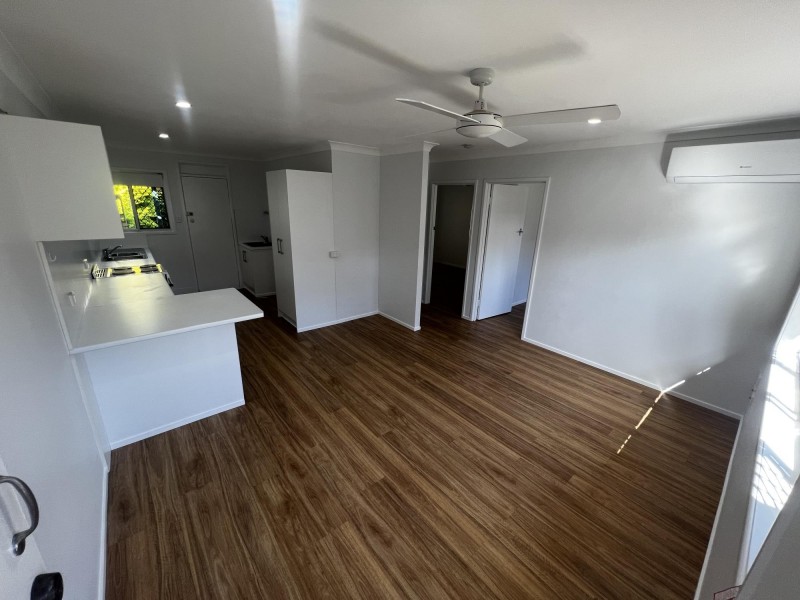 2/20a Brighton Street, Labrador QLD 4215